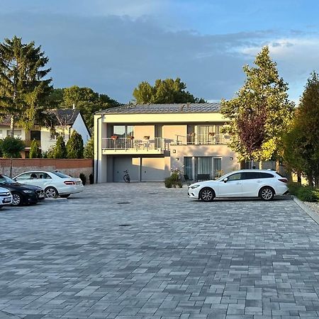Linden Apartman 104 - Adults Only Mosonmagyaróvár Exteriör bild