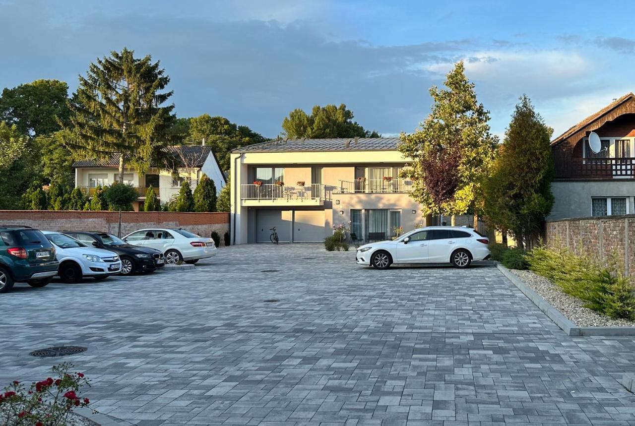 Linden Apartman 104 - Adults Only Mosonmagyaróvár Exteriör bild