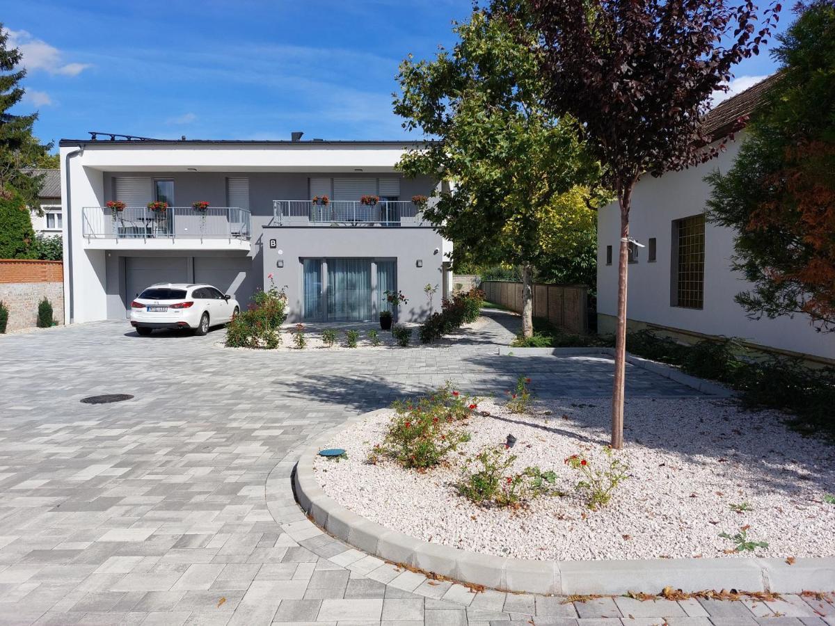 Linden Apartman 104 - Adults Only Mosonmagyaróvár Exteriör bild